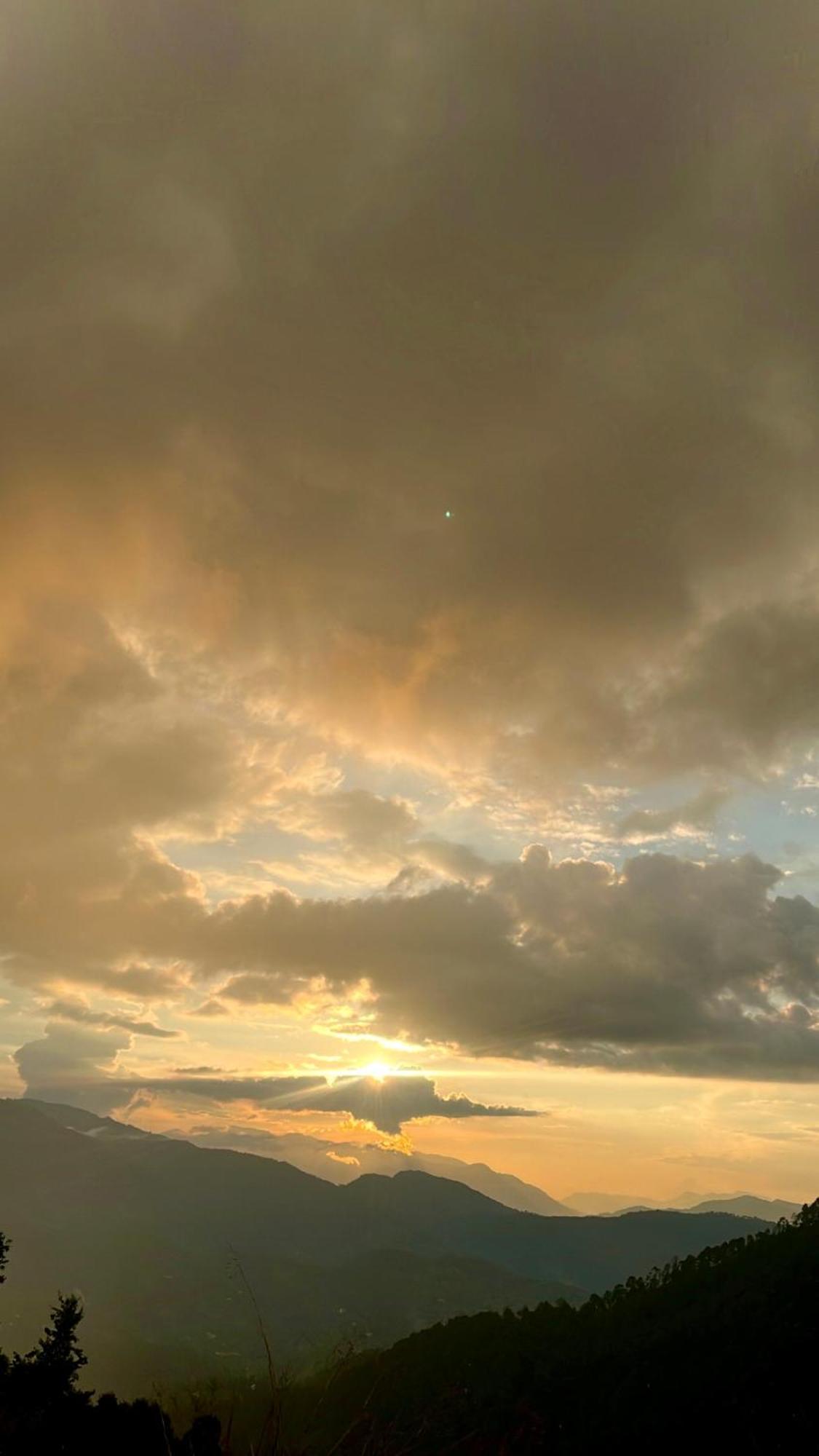 Nazaara -Thhpsociety - Mukteshwar - Witness The View From Your Bed Exterior foto